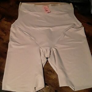 NWOT Beige Large Maidenform High Waist Long Thigh Shaper